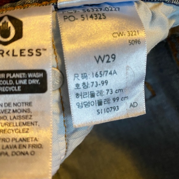 Levis 501 high waisted shorts. 29 - Picture 5 of 6